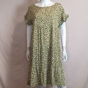 Light Green Spotted Short Sleeve Keyhole Back Dress size Large